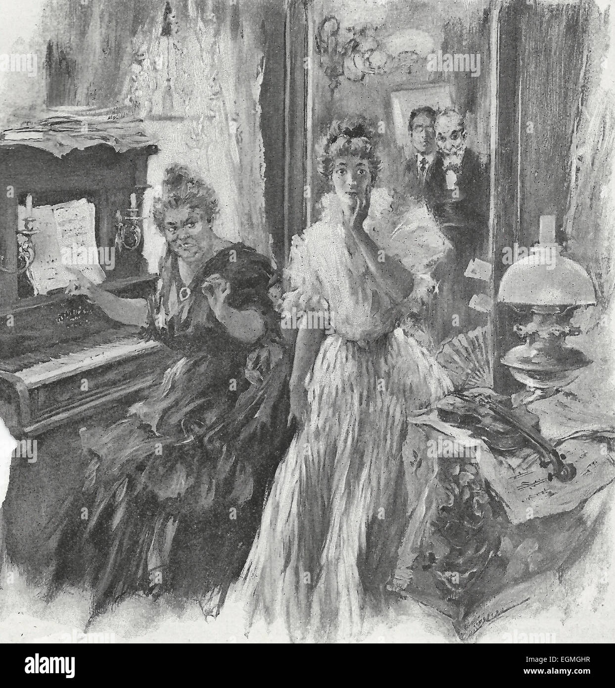 Donna pianista e cantante con gli uomini alla ricerca su 1916 Foto Stock