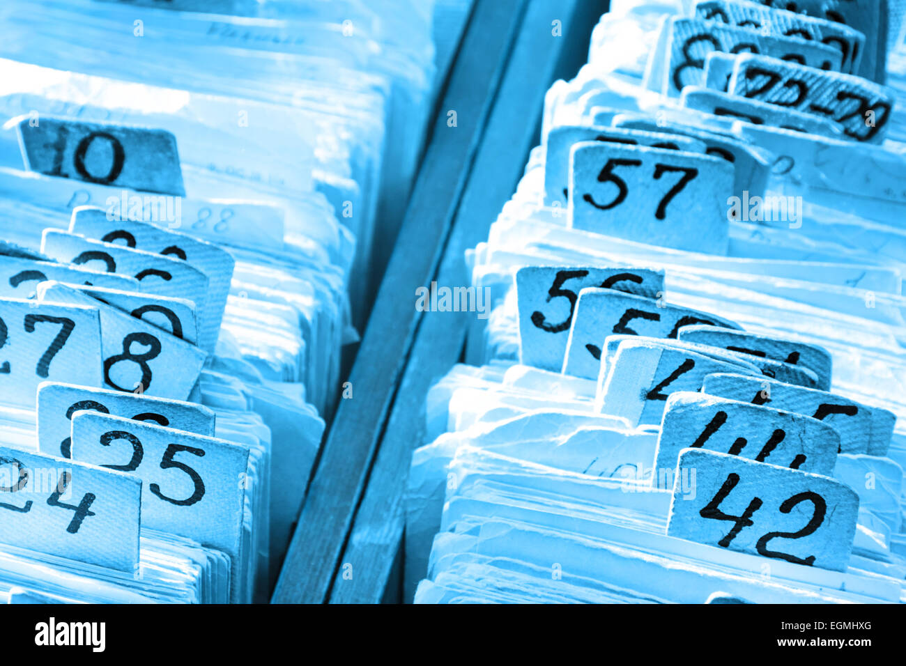 Vecchie carte del catalogo indice con numeri in tonificante Foto Stock