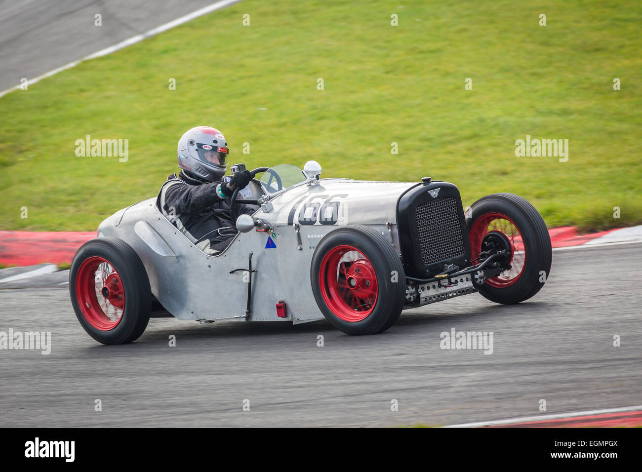 1932 Austin 7 Ulster speciale con autista Paolo Lawrence, 2014 Vintage Sports Car Festival, Snetterton, Norfolk, Regno Unito Foto Stock