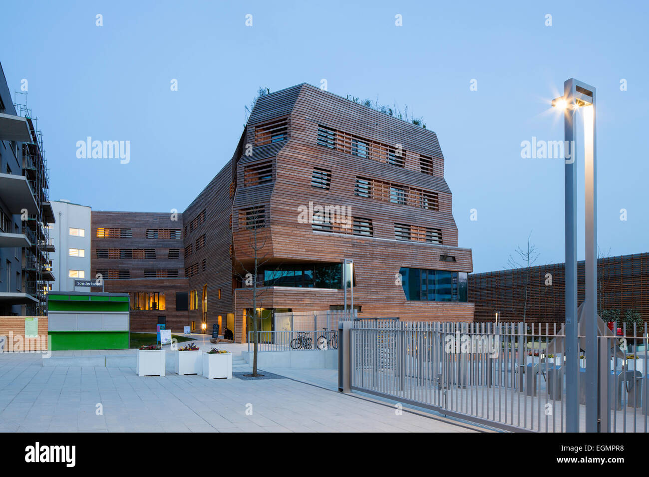 Wälderhaus casa in legno, hotel e mostra permanente, International Building Exhibition Amburgo, Inselpark, Wilhelmsburg Foto Stock