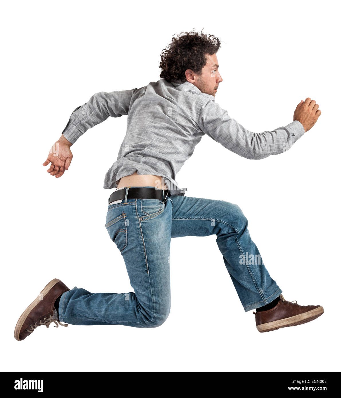 Ritratto di soggetti di razza caucasica jumping uomo isolato su bianco Foto Stock