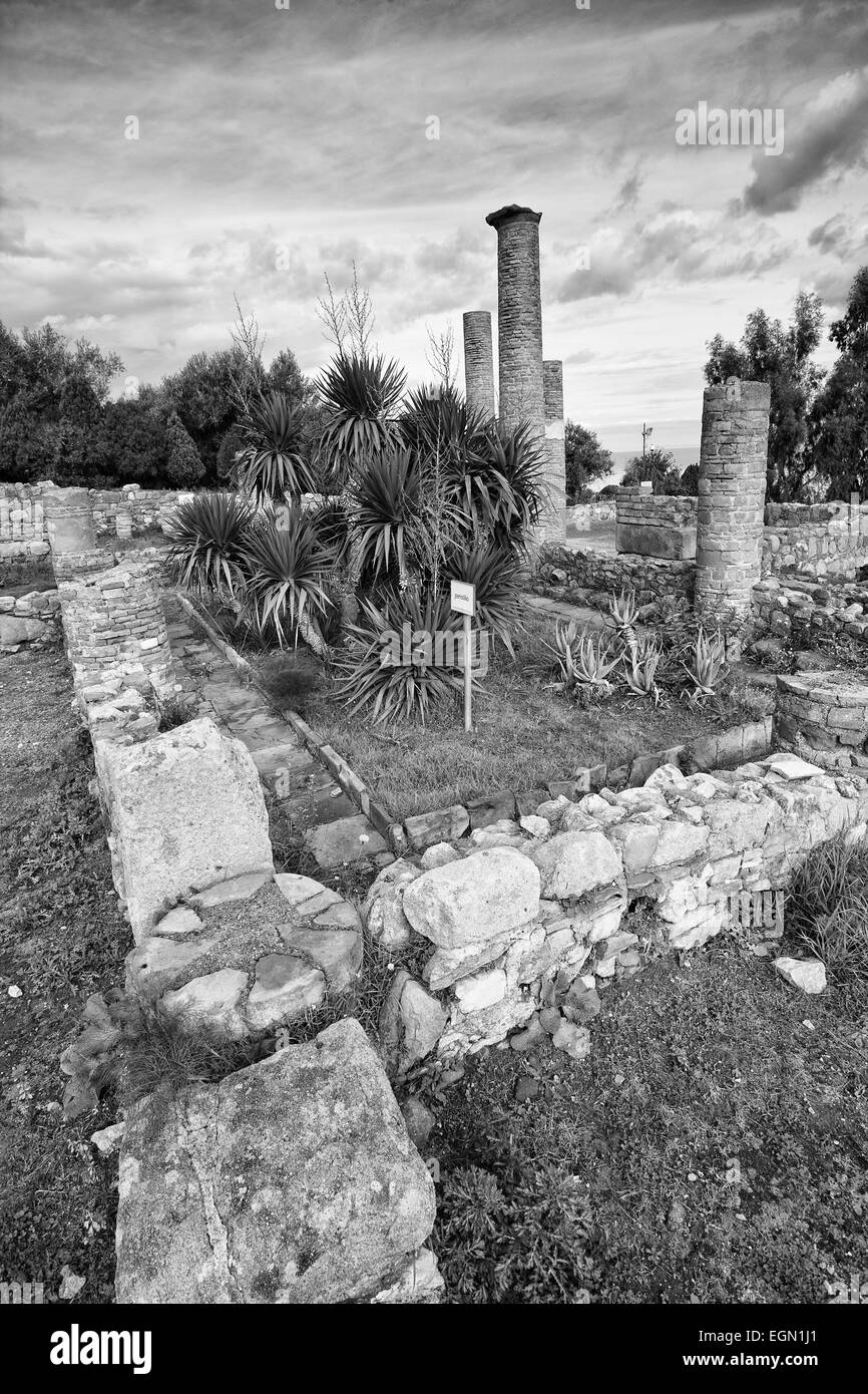 Casa Patrizia della città antica di Tindari, colonne del cortile interno. Sicilia Foto Stock