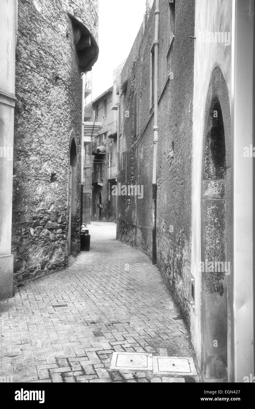 Vicoli in città di Patti, Sicilia Foto Stock