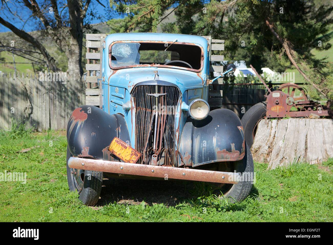 Vecchio carrello vintage auto nel west Marin, California. Foto Stock