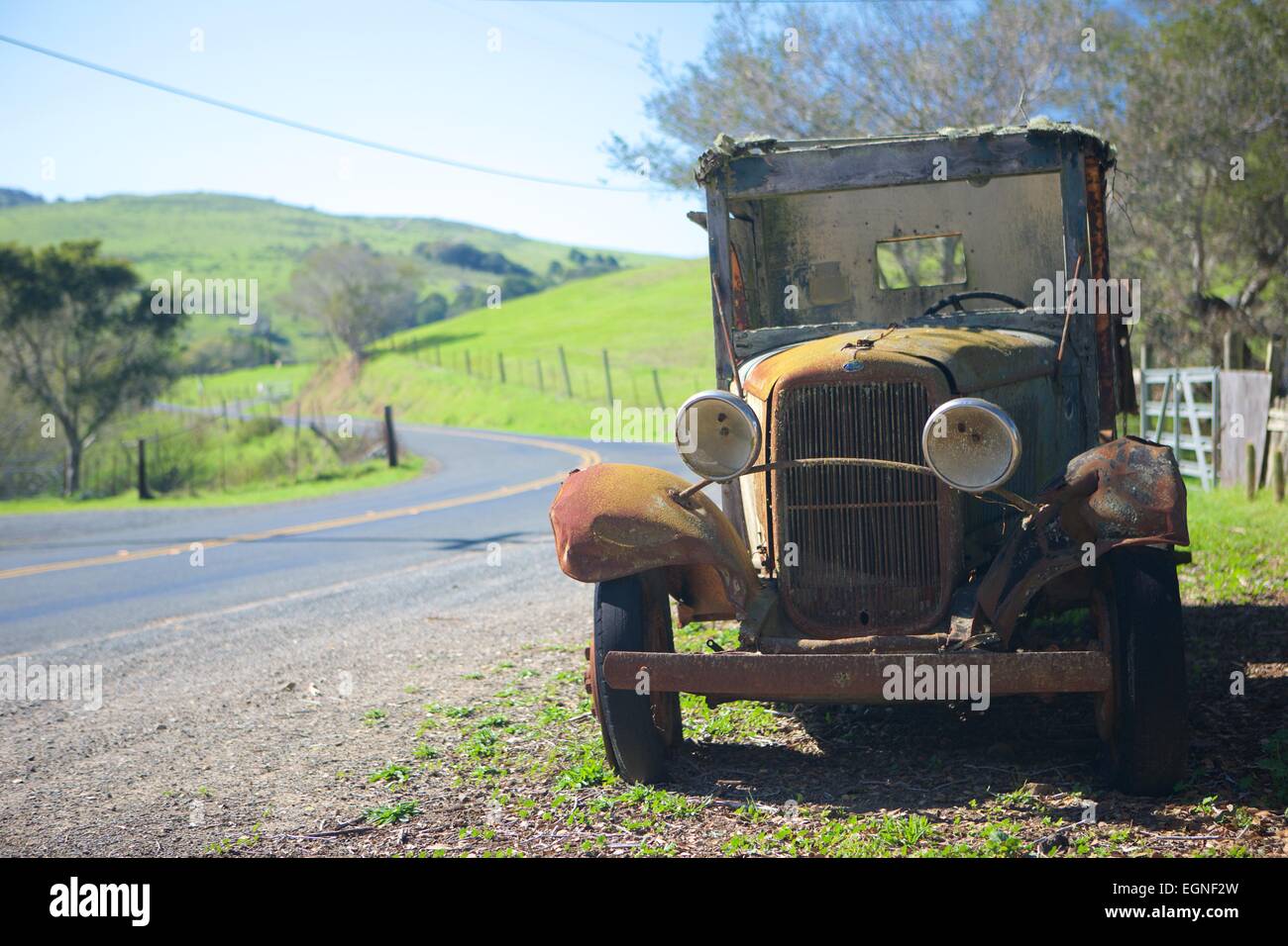 Vecchio carrello vintage auto nel west Marin, California. Foto Stock