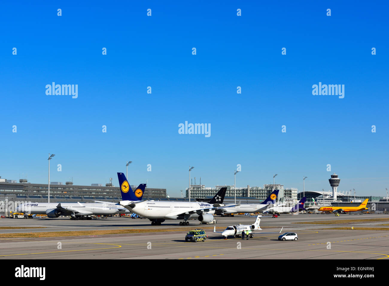 Lufthansa, line up, panoramica, aeroporto, MUC, tower Foto Stock