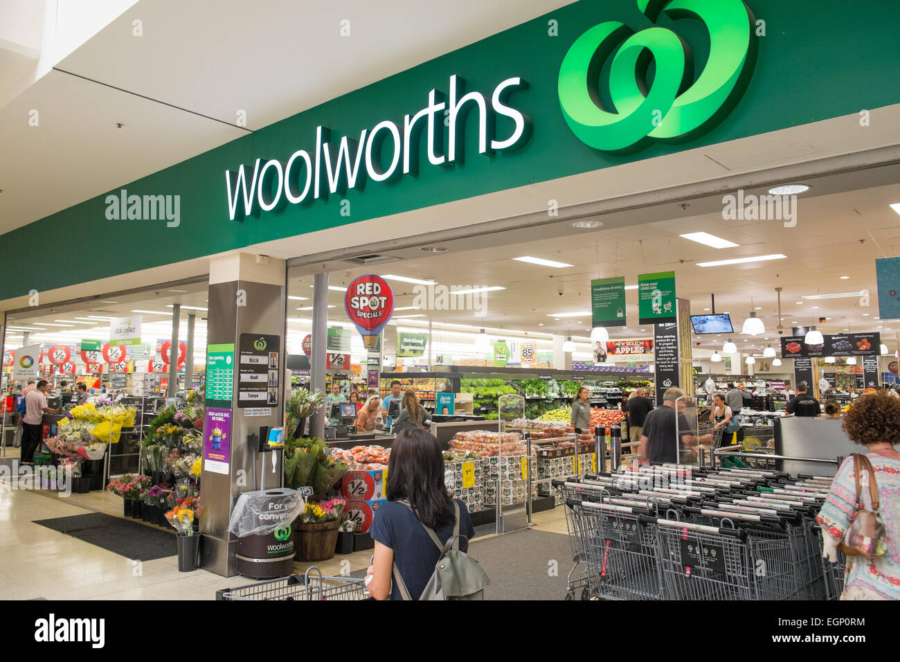Australian woolworths supermarket store in warringah Mall Shopping center,Sydney , Australia Foto Stock