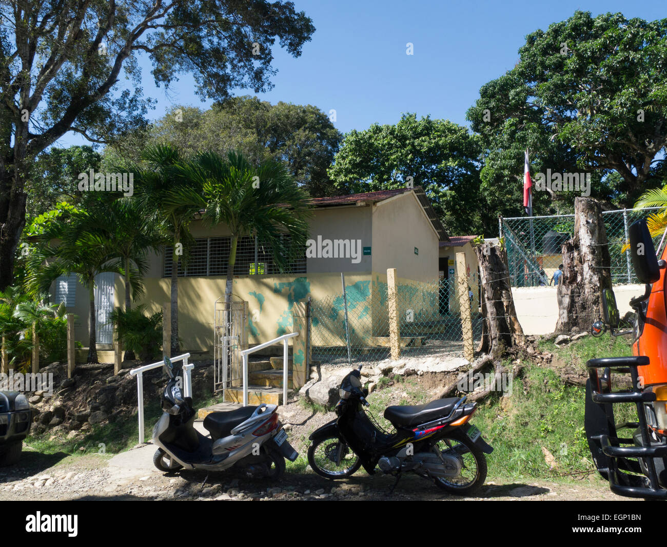 Edificio scolastico Puerto Plata Repubblica Dominicana dando opportunità di istruzione per primari locali scolari di età Foto Stock