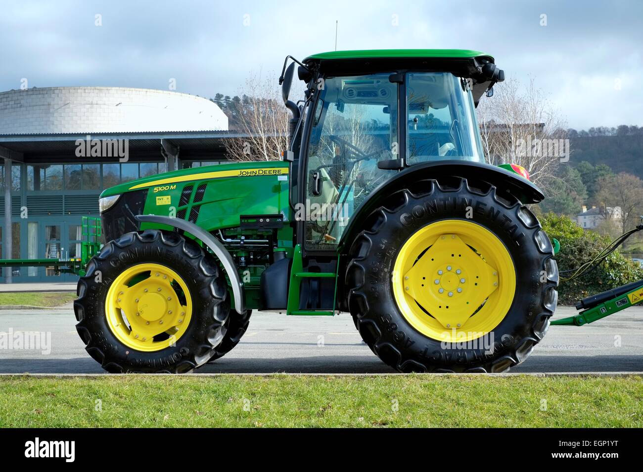 Un nuovo trattore John Deere Bakewell,Derbyshire,l'Inghilterra,UK Foto Stock