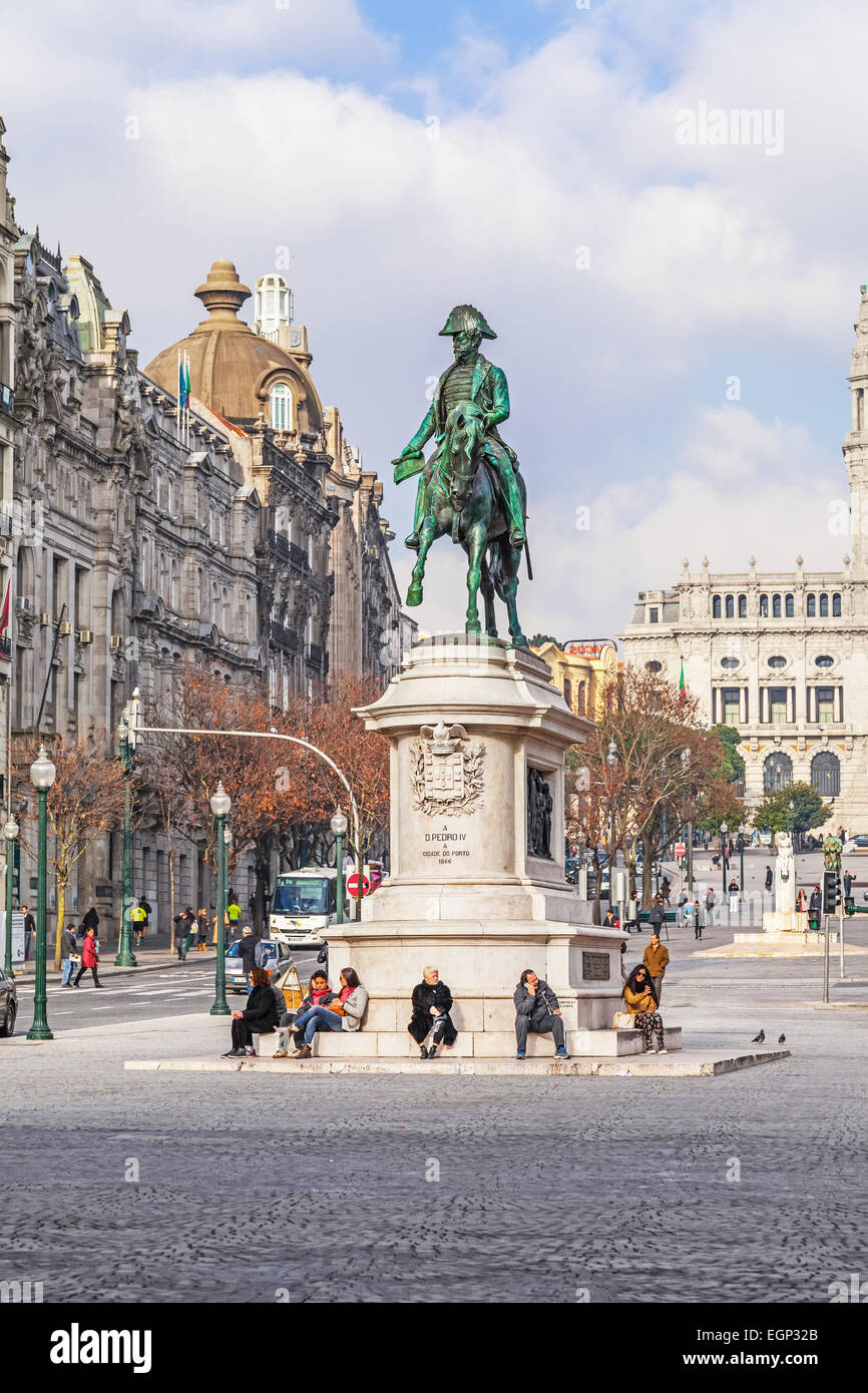 Re Dom Pedro IV Statua in Aliados Avenue Foto Stock