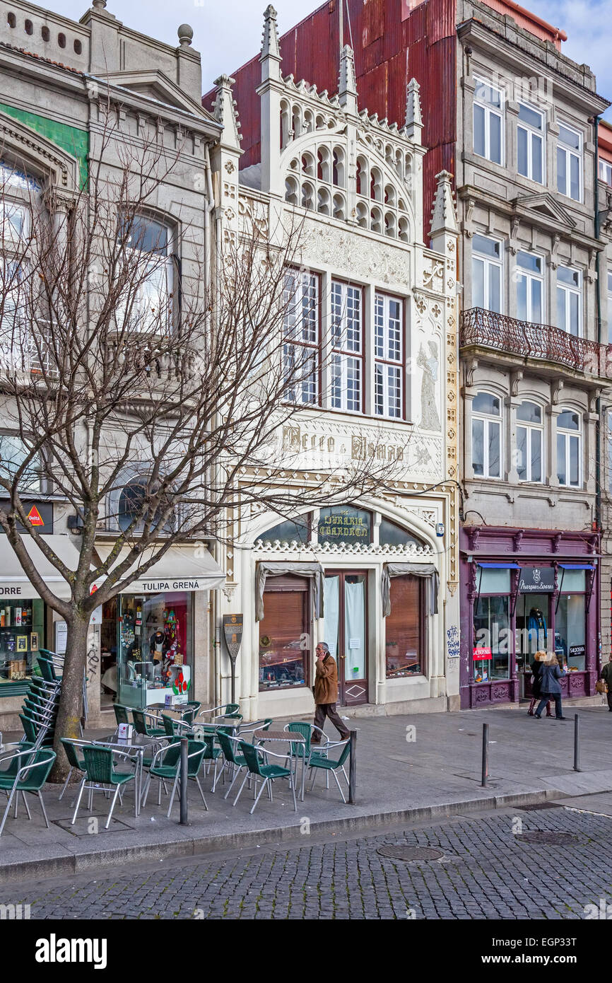 Porto, Portogallo. Il famoso Lello e Irmao Bookstore, considerata come una delle più belle librerie del mondo Foto Stock