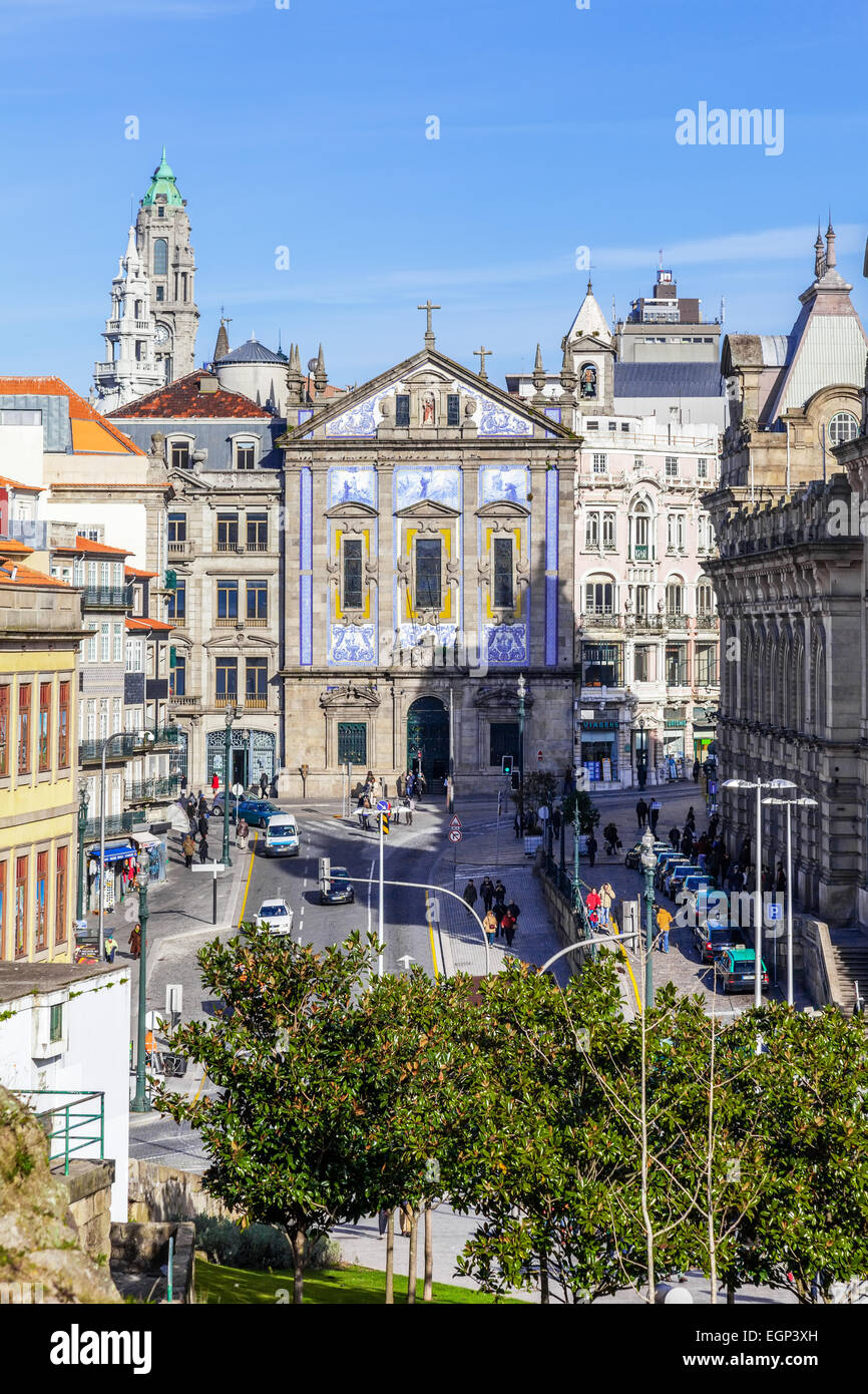 Porto, Portogallo. Santo Antonio dos Congregados Chiesa di Almeida Garrett Square. Architettura Barocca Foto Stock