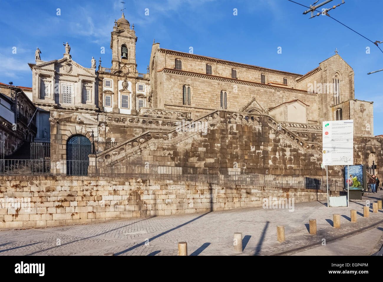 Porto, Portogallo. Sao Francisco Chiesa. Il XIV secolo architettura gotica nel tempio principale. Patrimonio Mondiale dell Unesco Foto Stock