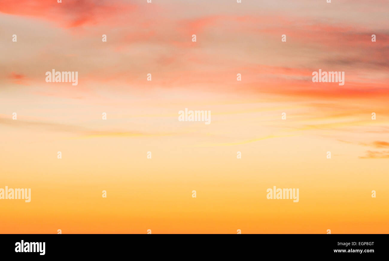 Fiery arancione tramonto Cielo Foto Stock