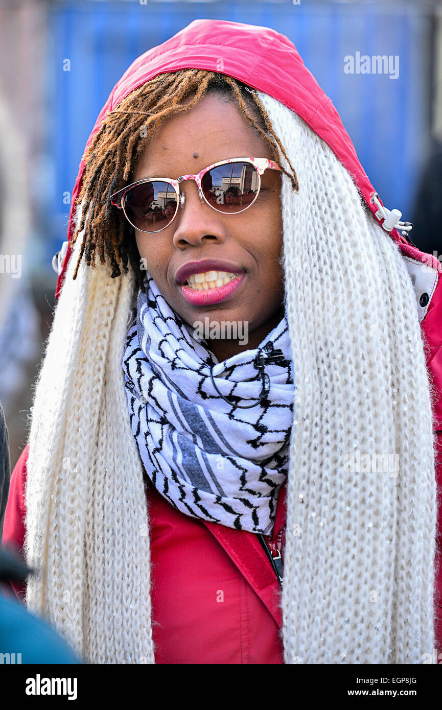 Patrisse Cullors co-fondatore di nero vive questione basata negli Stati Uniti, raffigurato all'xliii Bloody Sunday anniversario commemoratio Foto Stock