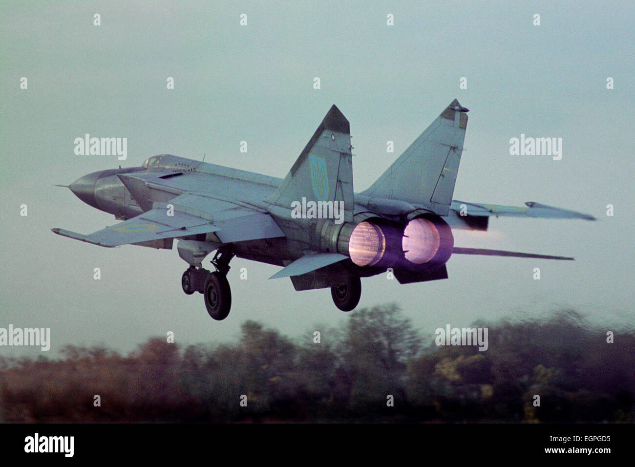 Tutti supersonici-meteo-fighter interceptor MiG-25PD Ukrainian Air Force decolla. Air base nella città di Dnepropetrovsk. 1994. Foto Stock