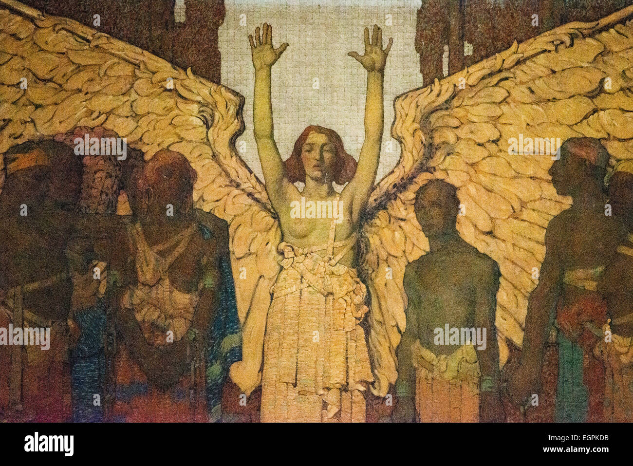 Lincoln Memorial Mural Angel of Truth Washington DC // WASHINGTON DC - Una sezione del murale sopra il secondo discorso inaugurale di Lincoln nel Lincoln Memorial. L'opera d'arte di Jules Guerin raffigura l'Angelo della verità che guida le forze del Nord e del Sud, simboleggiando gli sforzi di riunificazione della nazione dopo la guerra civile. Questo murale esalta la solennità del discorso di Lincoln iscritto qui sotto. Foto Stock