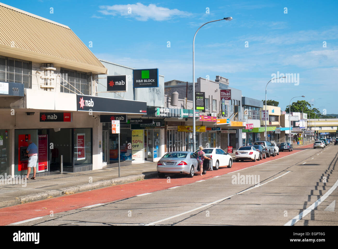 Negozi ed economia su pittwater road, nel nord Sydney sobborgo di Brookvale,l'australia Foto Stock