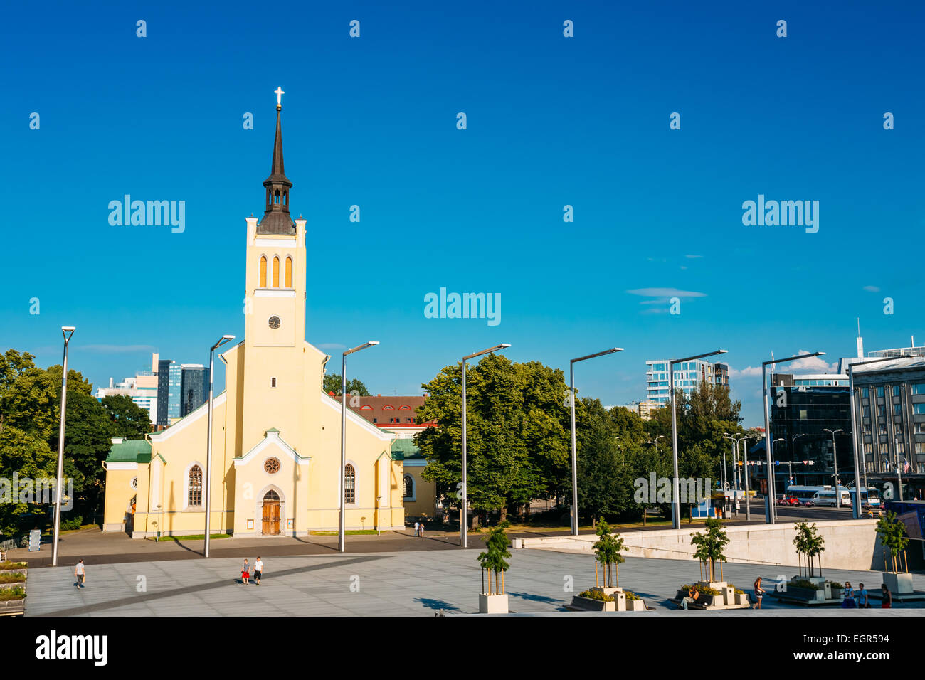 Chiesa di San Giovanni Evangelista è in Piazza della Libertà a Tallinn in Estonia. Capitale estone è famosa per la sua eredità di mondo alle mura della vecchia città e Foto Stock