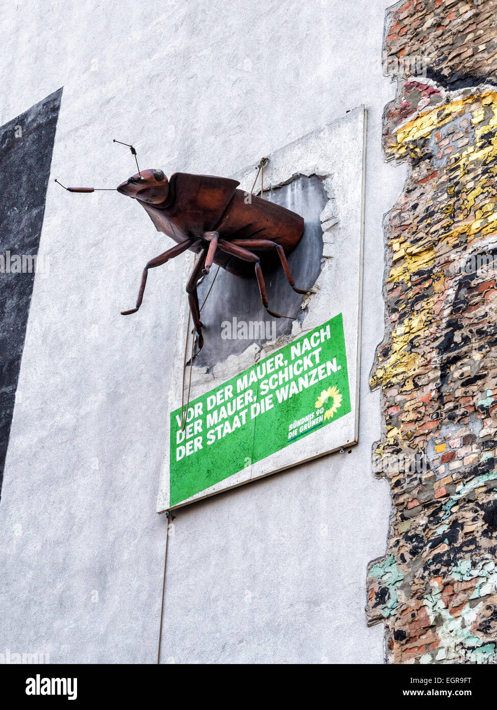 Bug gigante dell'installazione. Il verde partito politico proteste i poteri di vigilanza e di invasione della privacy bill, Berlino Foto Stock