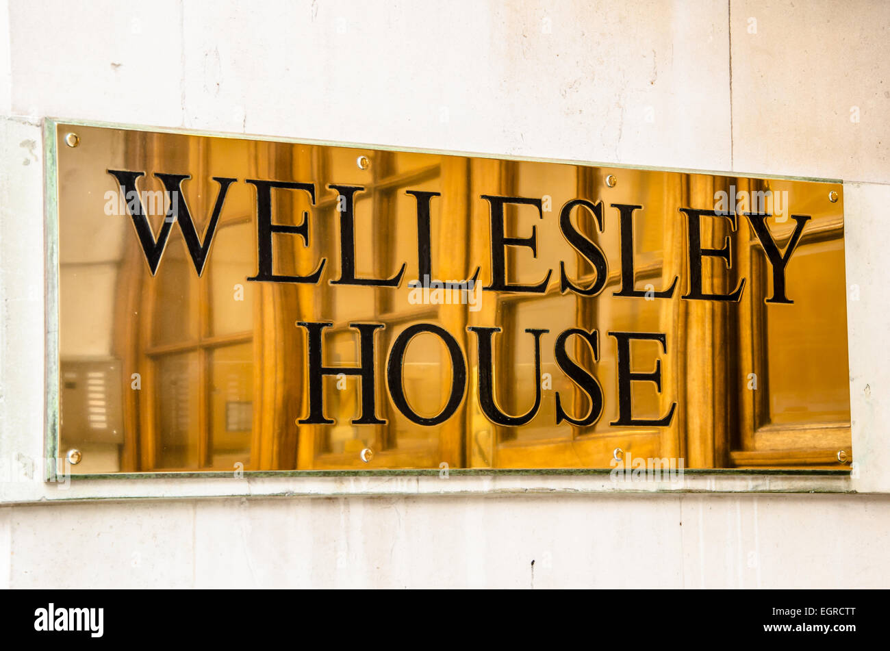Targhetta in ottone per Wellesley House, Sloan Square, Chelsea, Londra, Regno Unito. Lucido Foto Stock