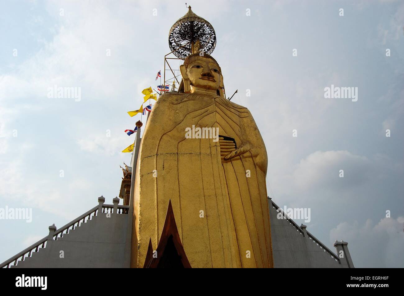 Statua di Budda di Wat Intharawihan, Bangkok, Thailandia Foto Stock