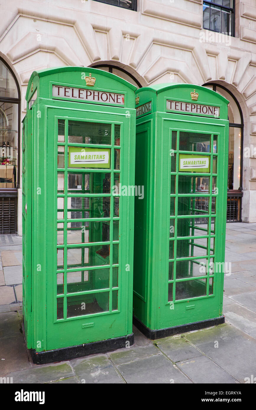 Samaritani Verde Pubblico cabine telefoniche che segna il sessantesimo anno della carità al di fuori del Royal Exchange City Of London REGNO UNITO Foto Stock