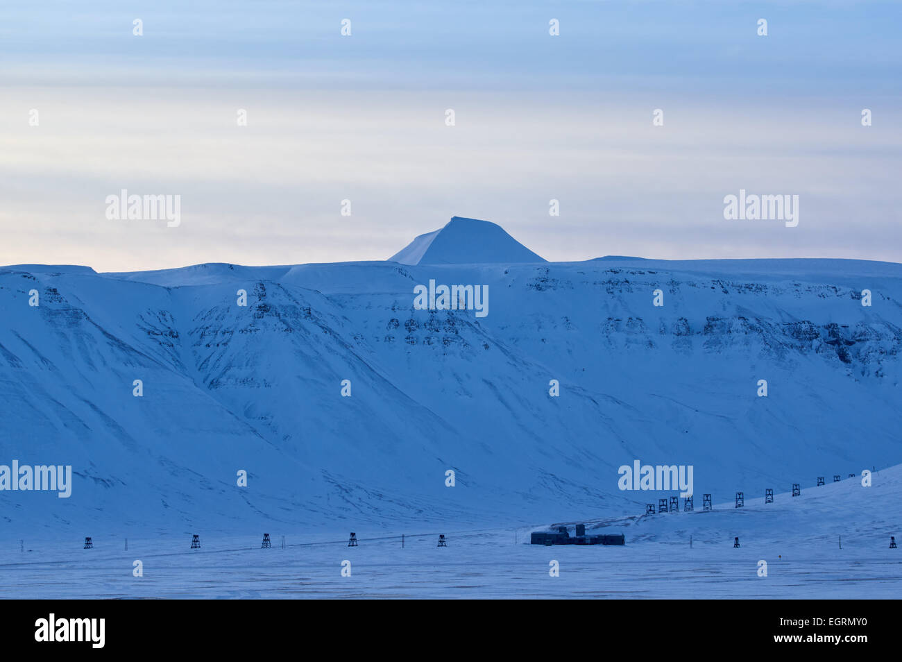 Adventdalen Isole Svalbard in inverno freddo luce Foto Stock