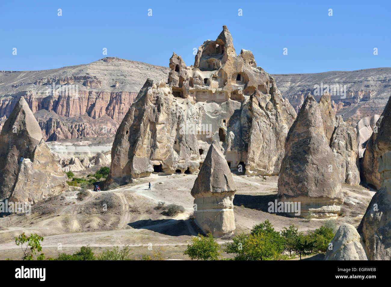 Il tufo formazioni rocciose nei pressi di Goreme, Cappadocia, Turchia Foto Stock
