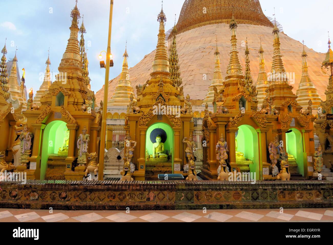 Pagoda Schwedagon, il più importante tempio Buddista in Birmania Foto Stock