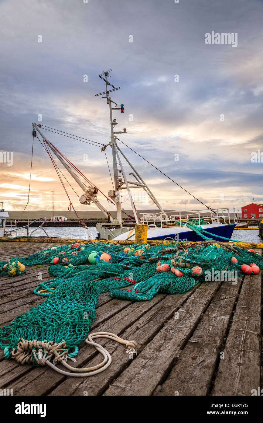 Piccolo porto di pesca nel nord-ovest dell'Islanda Foto Stock