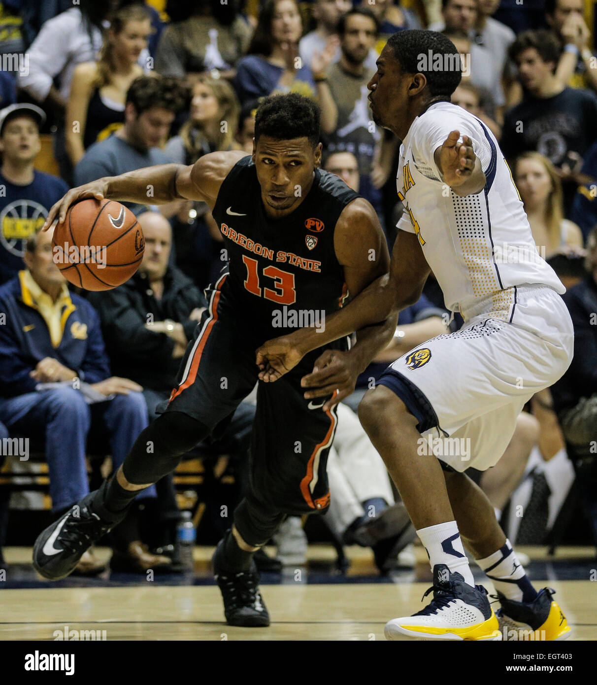 Berkeley USA CA. 01 Mar, 2015. OSU G # 13 Langston Morris-Walker rigido per la linea di base nel corso degli uomini del NCAA pallacanestro tra Oregon State castori e California Golden Bears 56-73 perso a Hass Pavilion Berkeley in California © csm/Alamy Live News Foto Stock