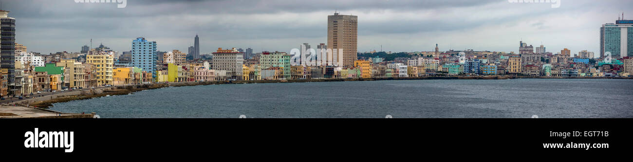 Baia dell Avana, baia del porto di l'Avana Vecchia con il Malecón, La Habana, Havana, Cuba Foto Stock