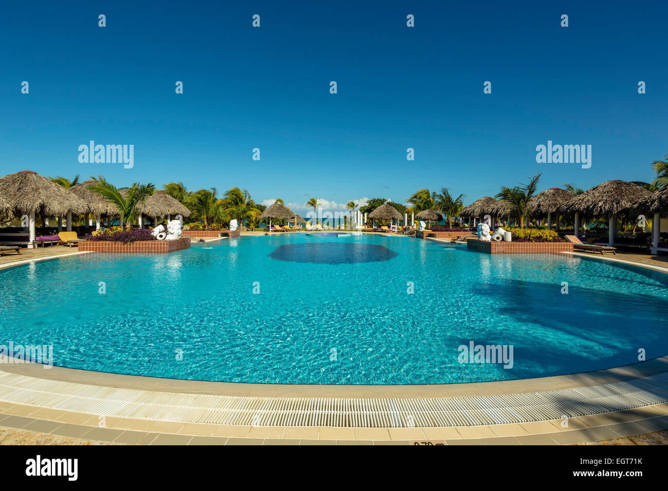 Piscina in un resort per vacanze, Varadero Matanzas, Cuba Foto Stock