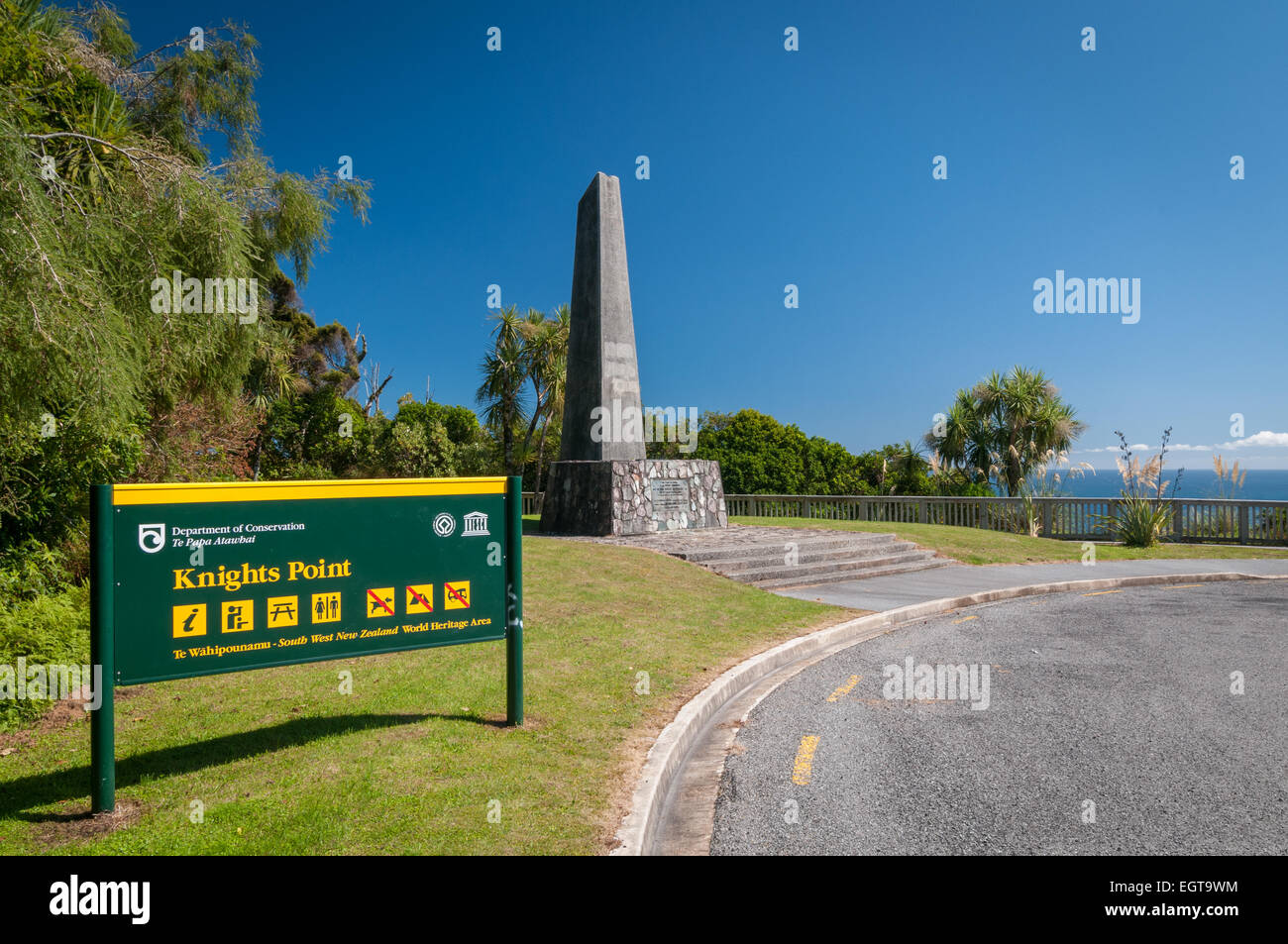 Cavaliere del punto sulla Statale 6, il Haast autostrada, West Coast, South Island, in Nuova Zelanda. Foto Stock