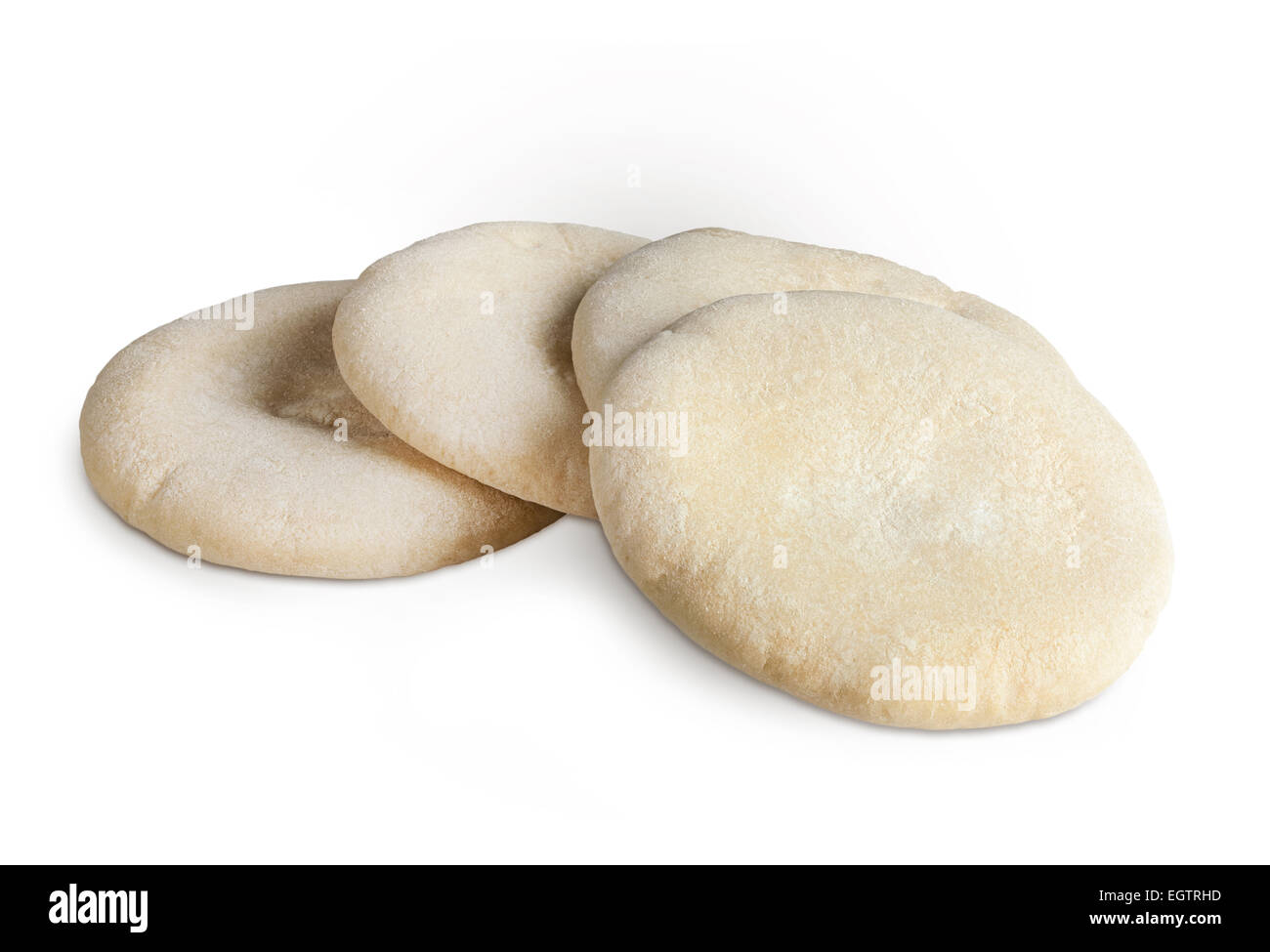 Quattro pagnotte di pane arabo isolati su sfondo bianco. Foto Stock