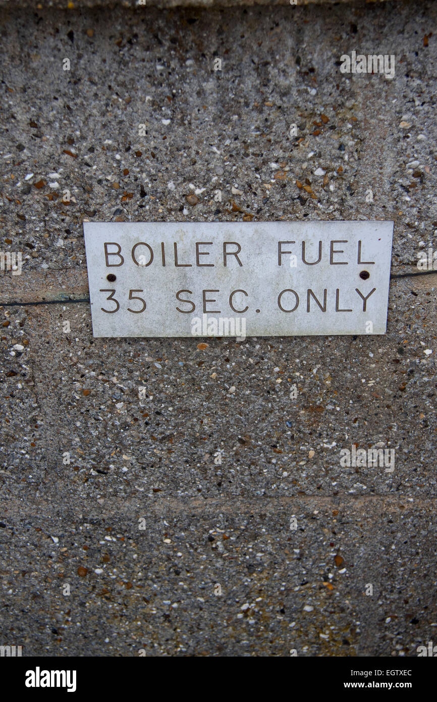 "Combustibile di caldaia 35 Sec. Solo il segno su un muro di cemento. No Non so a che cosa significa o. Foto Stock