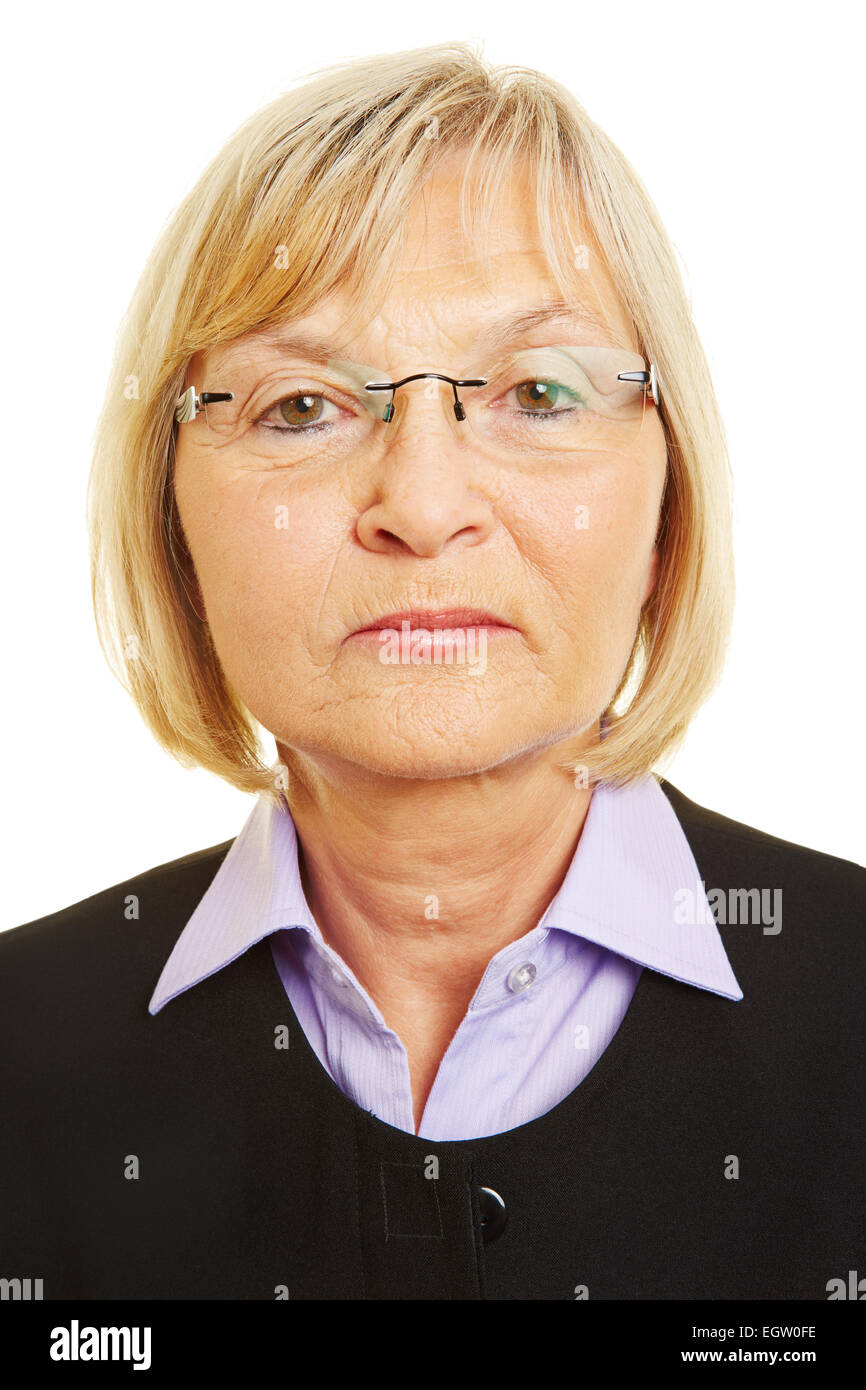 Volto neutrale della vecchia donna con gli occhiali per passort biometrico foto Foto Stock