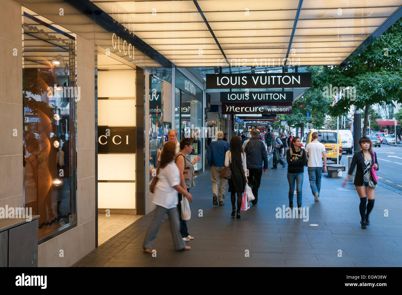 Gli amanti dello shopping di Queen Street, Auckland, Isola del nord, Nuova Zelanda. Foto Stock