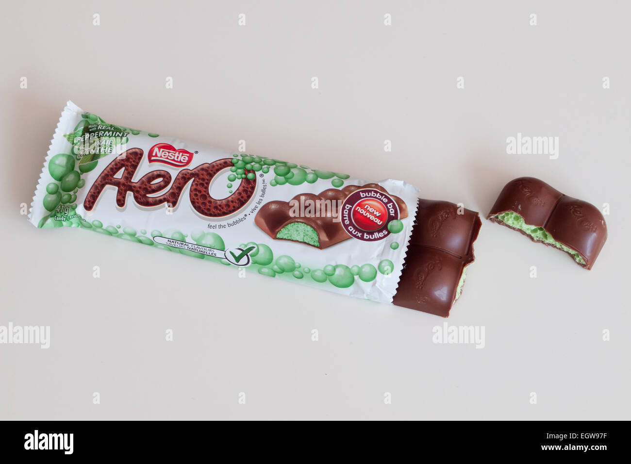 Un Aero Menta Piperita (Aero menta) barra di cioccolato, prodotta da Nestlé. Canadian confezionamento mostrato. Foto Stock