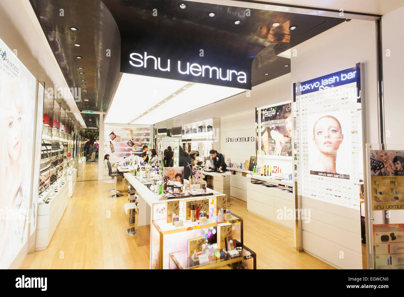 Cina, Hong Kong, centrale, IFC Mall, Shu Uemura Store Foto Stock