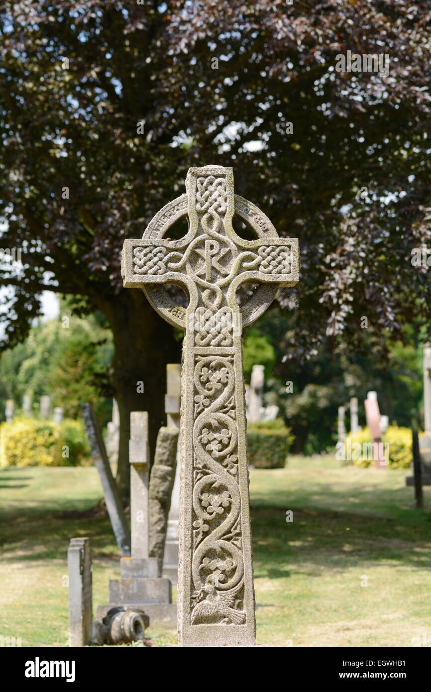 Celtic cross lapide presso il cimitero di Bedford, Foster Hill Road, Bedford, Bedfordshire, Inghilterra Foto Stock