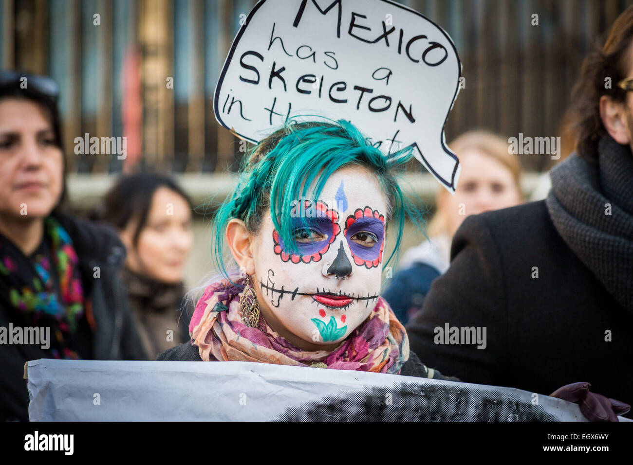 Londra, Regno Unito. 3 Marzo, 2015. Protesta contro il presidente messicano Peña Nieto U.K. visita Credito: Guy Corbishley/Alamy Live News Foto Stock