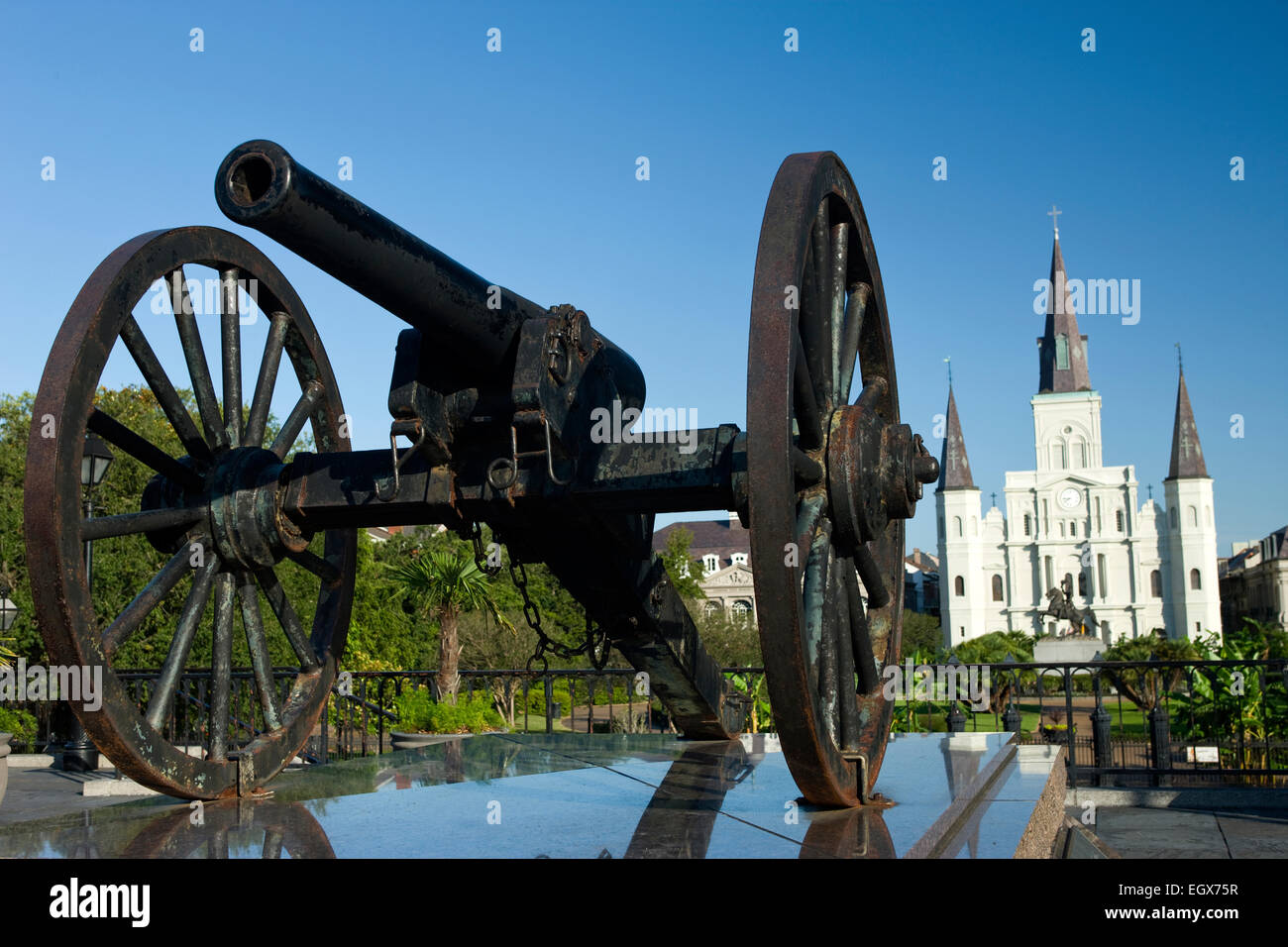 La guerra civile cannone parco di artiglieria Jackson Square nel quartiere francese e il centro cittadino di New Orleans in Louisiana USA Foto Stock