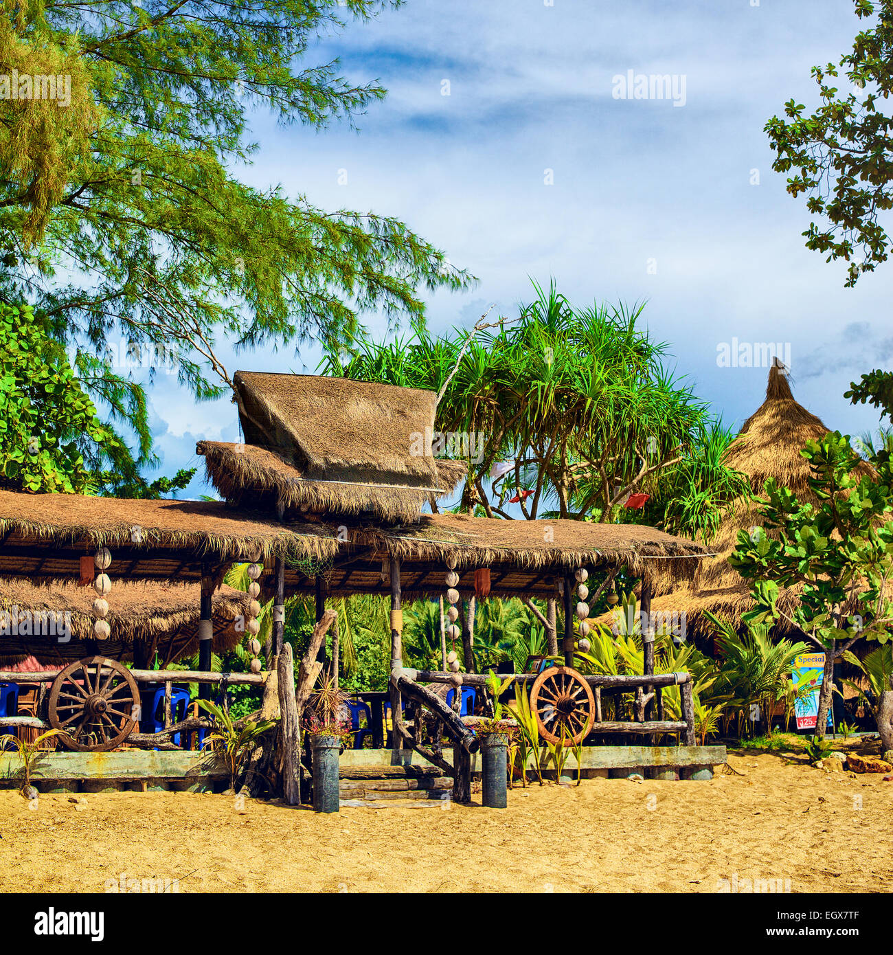 Tradizionale resort tropicale in Koh Lanta, Thailandia Foto Stock