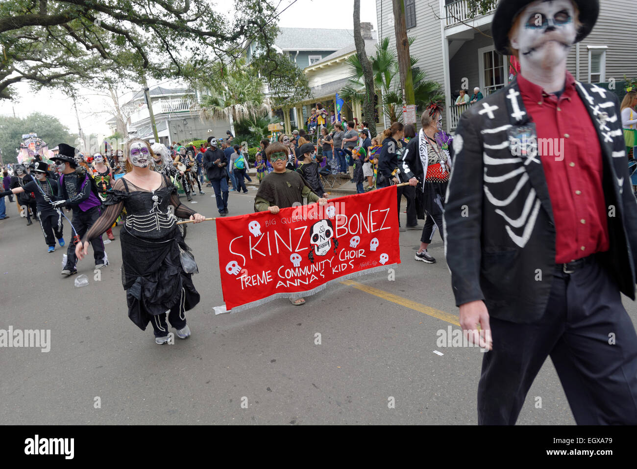 Treme Comunità coro, Mardi Gras Parade, New Orleans, Louisiana, Stati Uniti d'America. Foto Stock