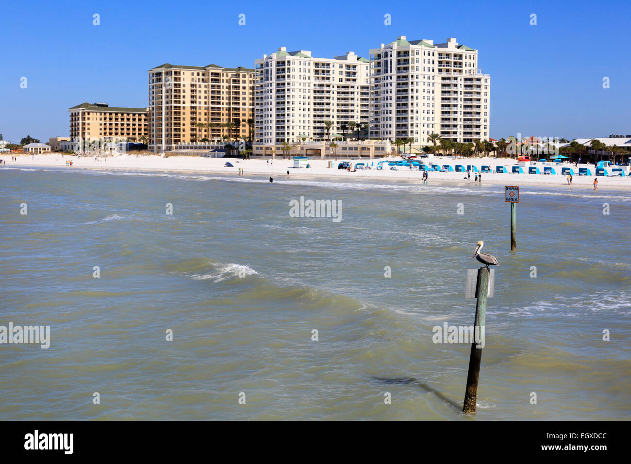 Spiaggia di Clearwater, Florida, America, con alberghi e condomini Foto Stock