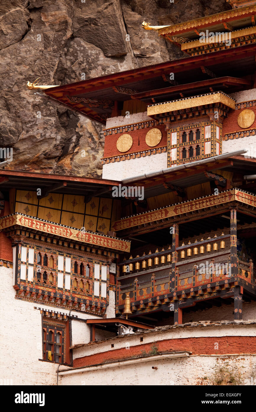 Dettaglio del monastero Taktsang, probabilmente il più famoso sito di Bhutan Foto Stock