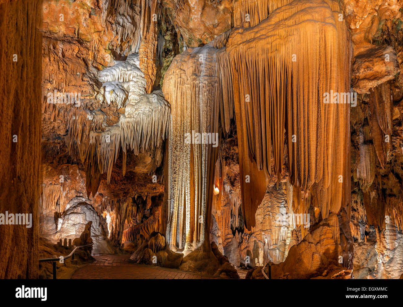 Luray Caverns- grotta di stalattiti e stalagmiti e altre formazioni Virginia STATI UNITI D'AMERICA Foto Stock