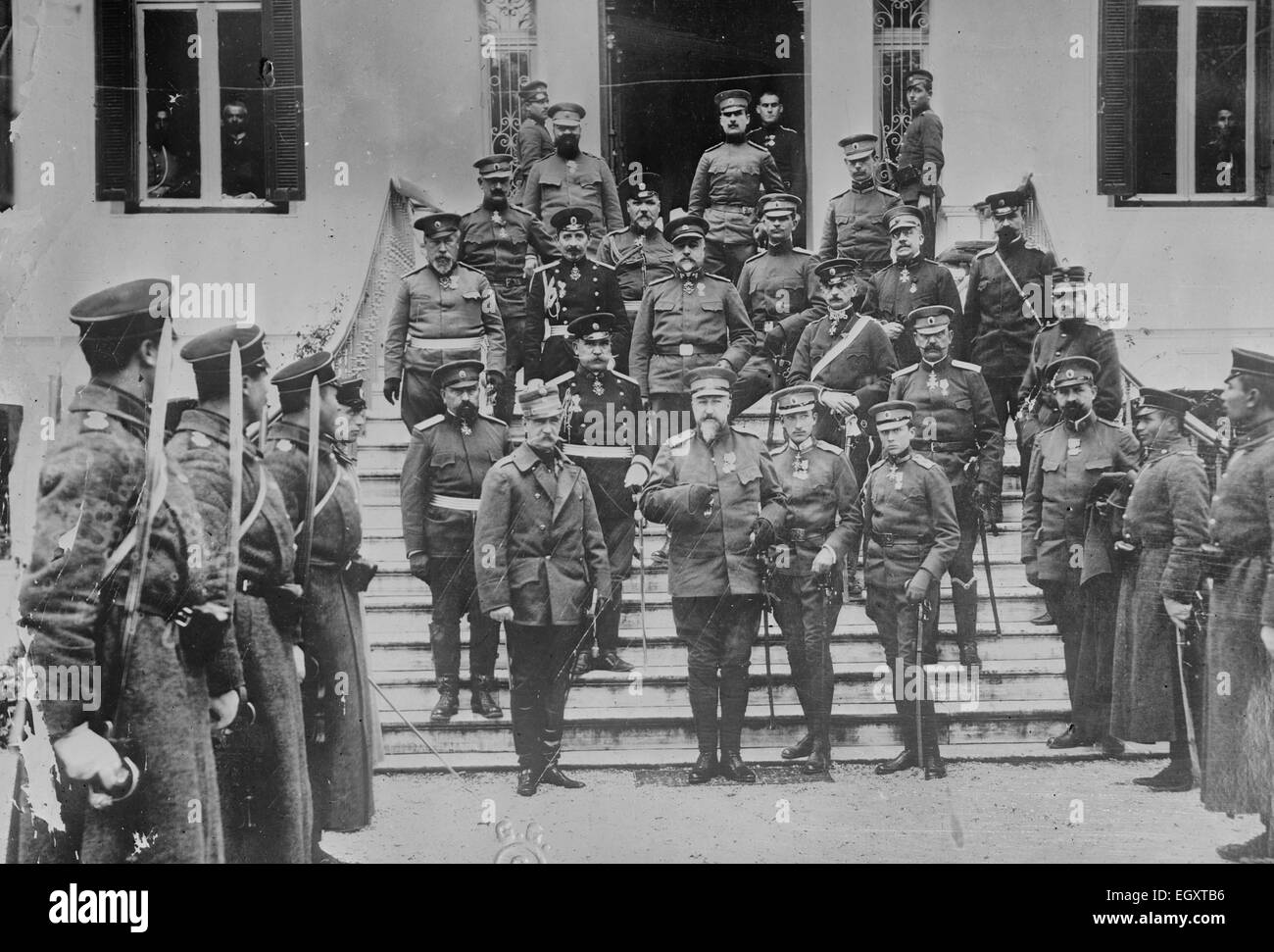 Re Giorgio I di Grecia visiti il Tsar bulgaro Ferdinand nella sede dell'esercito bulgaro nella città di Salonicco durante la sua visita qui durante la Prima guerra dei Balcani. Dicembre 1912 Foto Stock